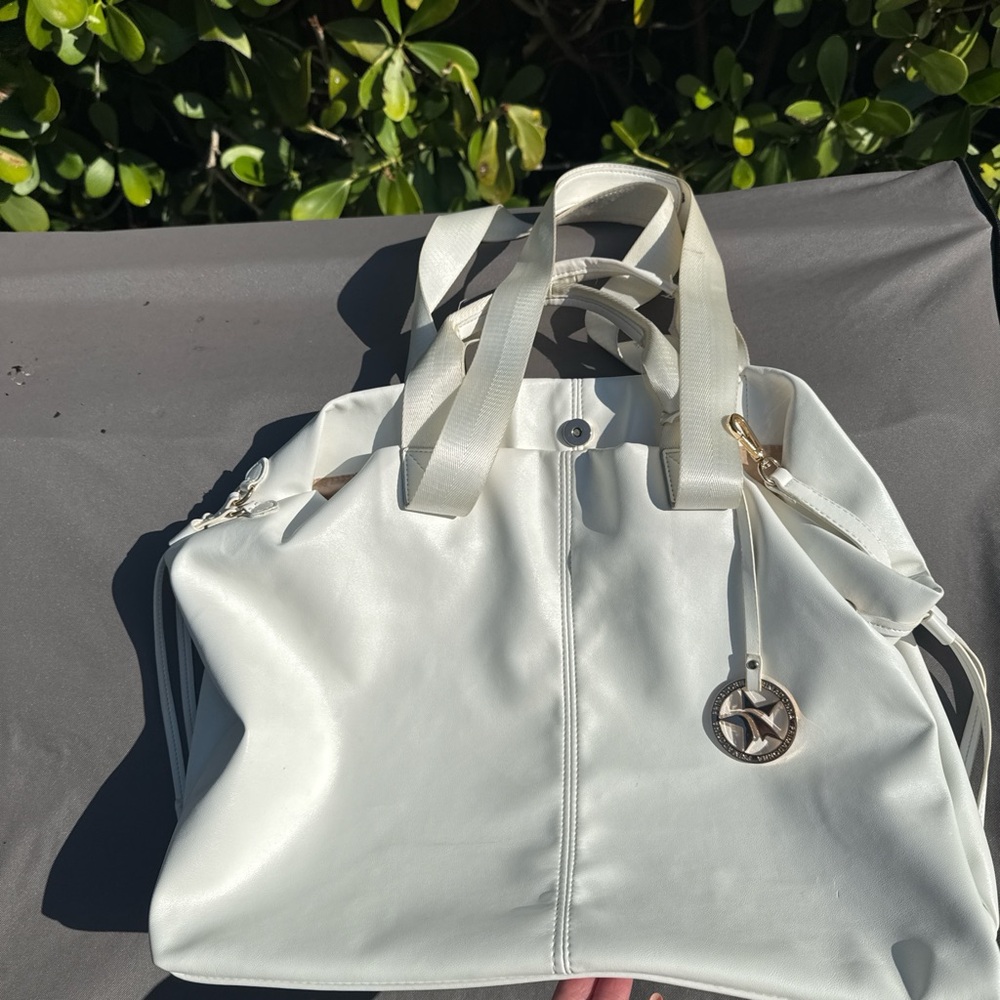 Prima Donna White Tote Bag with Star Charm Accent